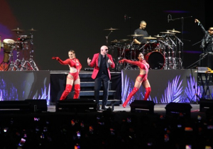 El Teatro del Pueblo de la Feria de Puebla vibró con la energía de Pitbull; Mr. Worldwide puso a bailar a miles con su ritmo imparable