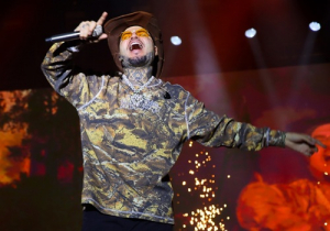 Con un gran aforo y un público entregado, cientos de fans disfrutaron de la presentación del cantautor puertorriqueño Farruko, en el Teatro del Pueblo.